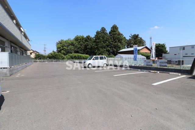 サンモール Ｆの駐車場