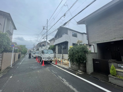 【前面道路含む現地写真】 | 府中市小柳町5丁目新築戸建て2棟　1号棟
