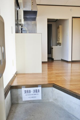 サンライズB棟の玄関