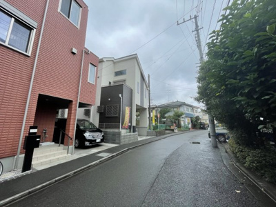 【前面道路含む現地写真】 | 府中市日新町5丁目新築戸建て