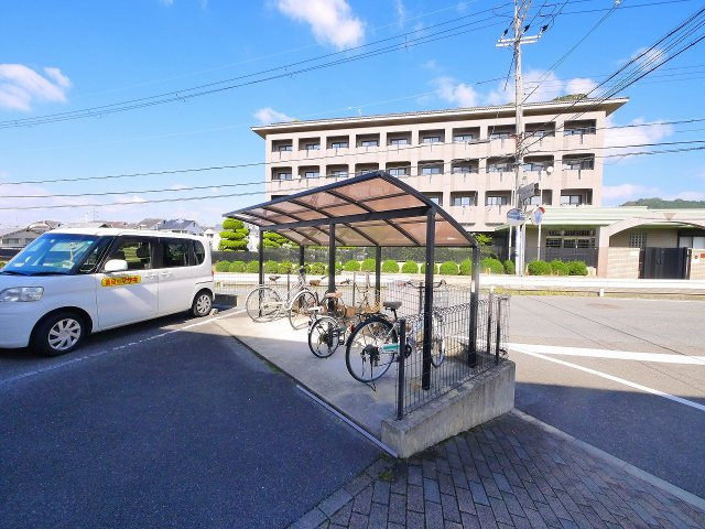 パレス・ウィーン高畑のその他共用部分|駐輪場