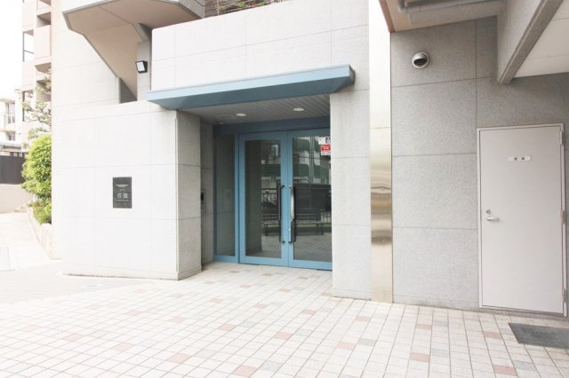 ミオス西灘のエントランス|落ち着いたエントランスです