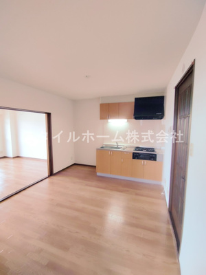 【居間・リビング】 | クレアつつじが丘 | ゆったりとした居間です