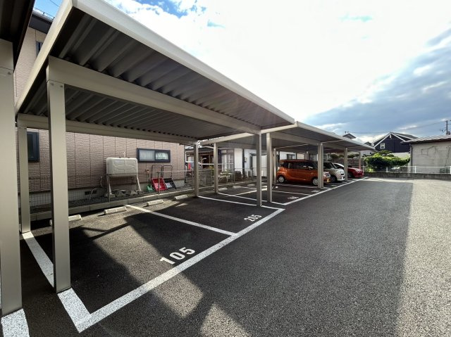 ヒルズレジデンシャルS10の駐車場