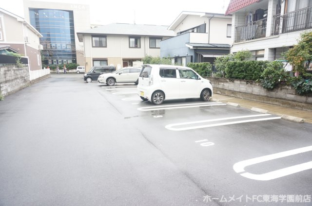 熊本市中央区帯山２丁目のアパートの駐車場