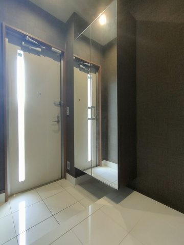 ヒルズレジデンシャルFの玄関