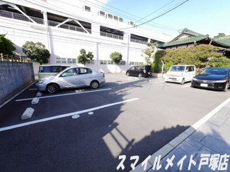【駐車場】