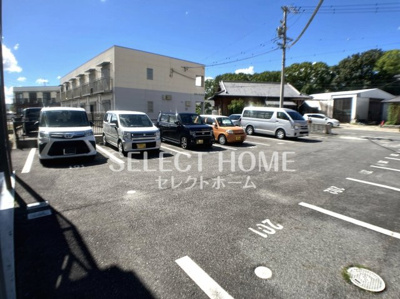 【駐車場】 | リバーサイドαⅡ | 駐車場に車を止められます