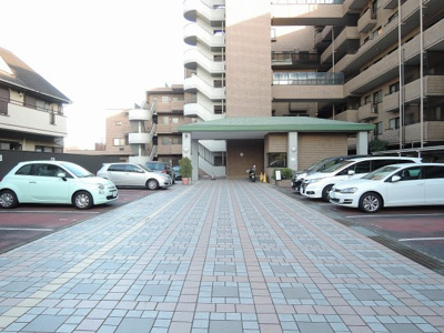 【駐車場】 | グランドベイヒルズ横浜 | 平置駐車場です。