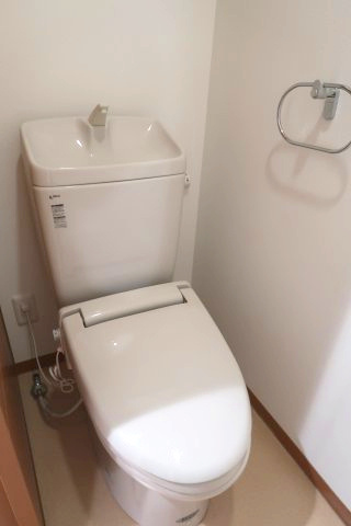 【トイレ】 | ヴィラルミエール | 写真は同タイプ別室のものです