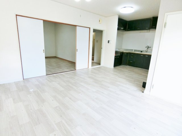 リバーサイドヒルズヤマダの居間・リビング