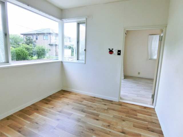 リバーサイドヒルズヤマダの洋室