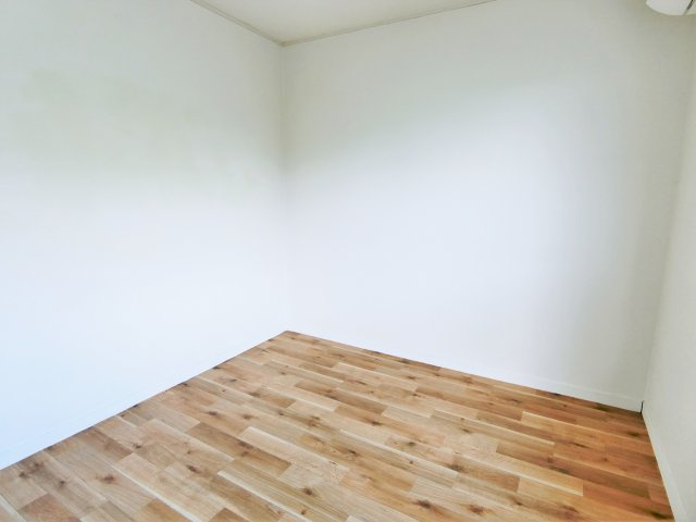 リバーサイドヒルズヤマダの洋室