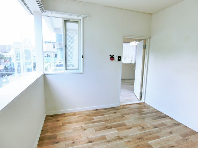 リバーサイドヒルズヤマダの洋室