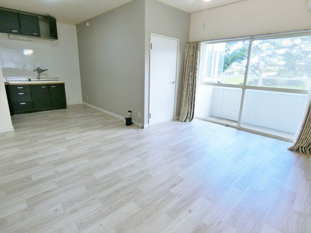 リバーサイドヒルズヤマダの居間・リビング