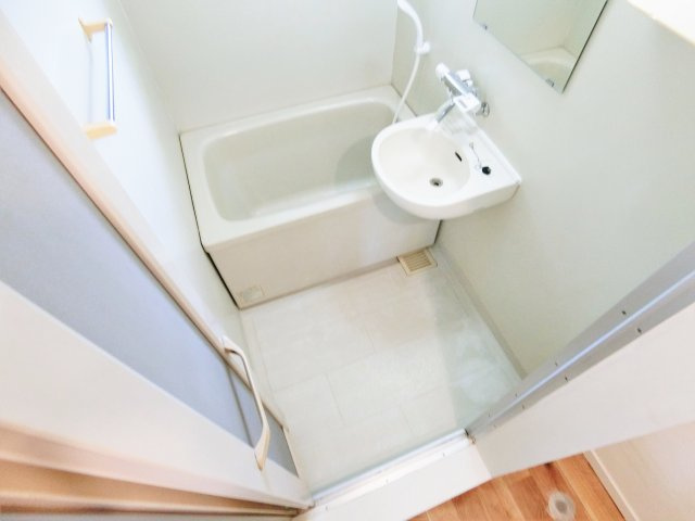 リバーサイドヒルズヤマダの浴室