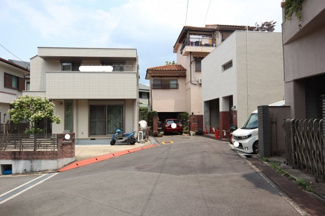 【前面道路含む現地写真】