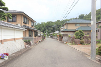 【前面道路含む現地写真】