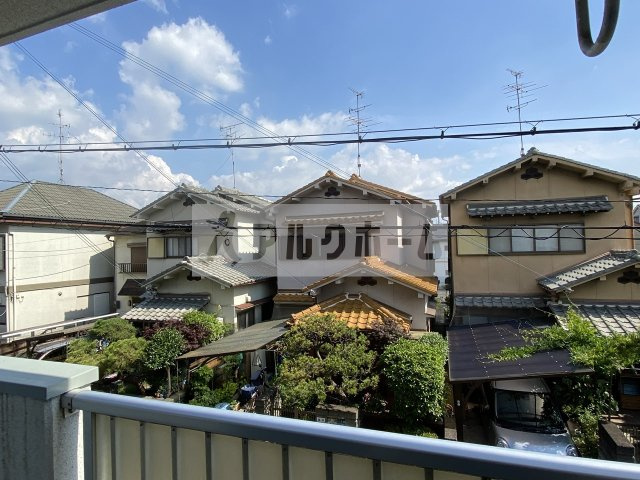 スタンドアップ柏原の展望|のんびりとした住宅地の眺め
