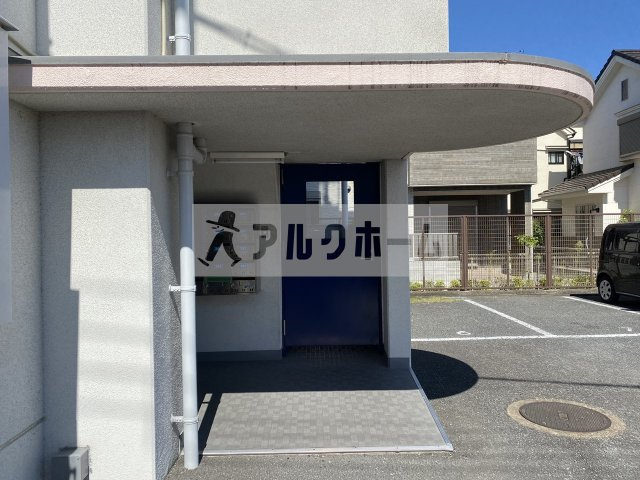 スタンドアップ柏原のエントランス|こちらがエントランス