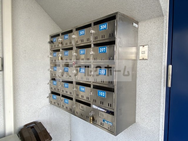 スタンドアップ柏原のその他共用部分|1階の集合ポスト