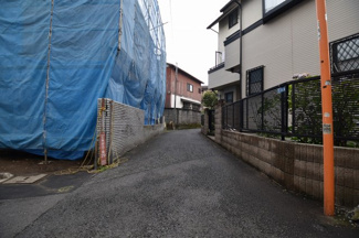 【前面道路含む現地写真】 | 現地見学や資料請求などお気軽にお問合わせ下さい。
周辺環境とあわせて現地ご案内致します。