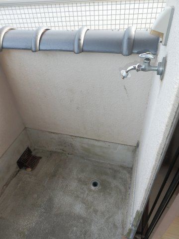 【洗面所】 | みずきコート | ベランダに洗濯機置き場があります。