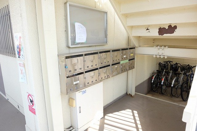 レジデンス福生のエントランス