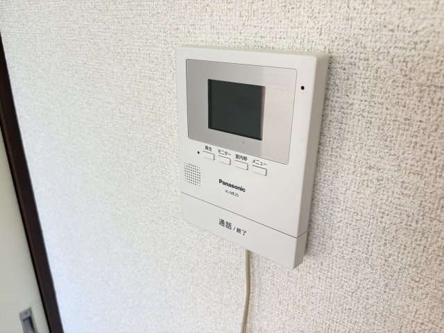 メゾン日吉のセキュリティ|写真は同建物の別部屋を参考に掲載しております。