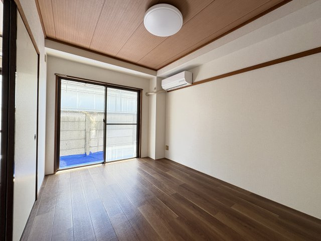 メゾン日吉の寝室|写真は同建物の別部屋を参考に掲載しております。