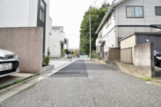【前面道路含む現地写真】 | 西側4.0ｍ公道　車の通行は少なく小さなお子様にも安心です。