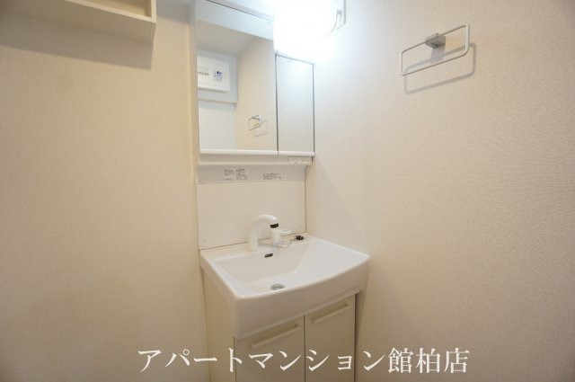 ヒルズ　ガーデンの独立洗面台