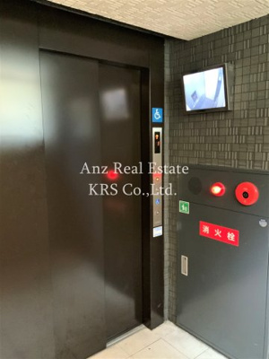 【その他共用部分】 | ザ・レジデンス心斎橋 | エレベーターは防犯カメラが付いているので、安心です♪