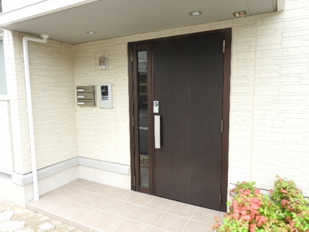 泉大津市上之町のハイツのエントランス|建物の内部です