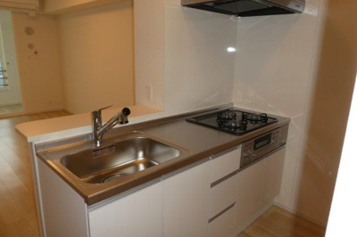 【キッチン】 | ニュー・エンブレムB | ３口ガスコンロ付システムキッチン