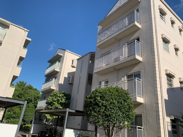 ソリステ神戸藤原台17号棟の外観