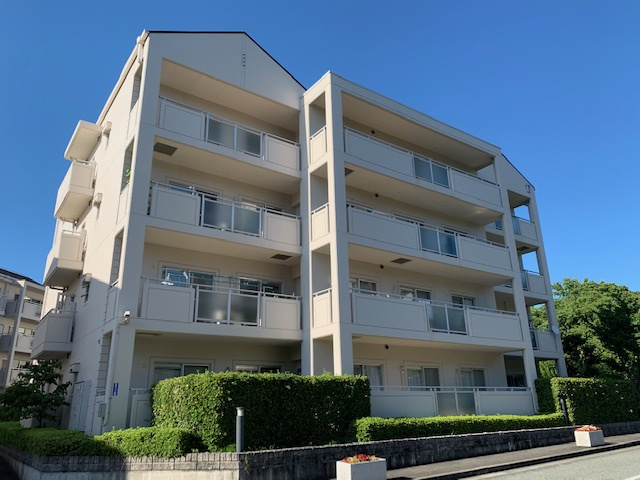 ソリステ神戸藤原台17号棟の外観