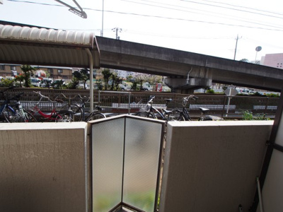 【バルコニー】 | Ｕハイム向ヶ丘 | お洗濯にも便利なバルコニー付き
