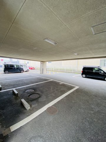 三愛シティライフ箱崎11の駐車場