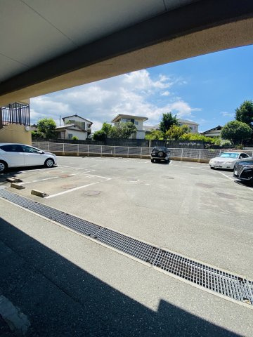 シティマンション春日の駐車場