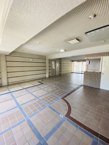 シティマンション春日のエントランス