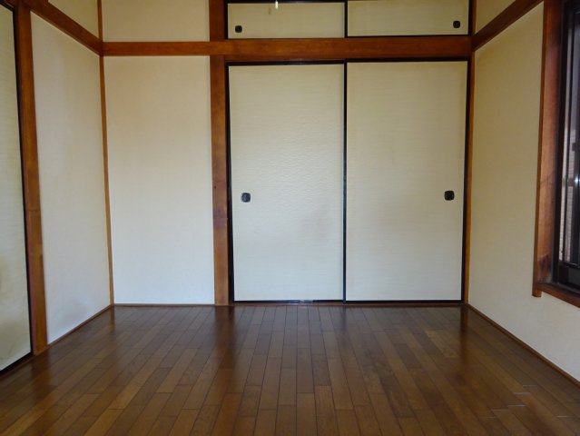 コーポ中村の洋室