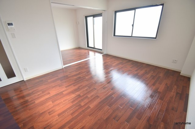 Esperanza Hiko　仲介手数料無料の居間・リビング