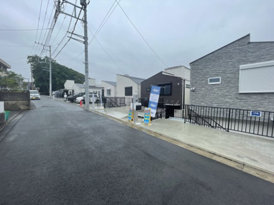 【前面道路含む現地写真】 | 府中市清水が丘2丁目新築戸建て10棟　C号棟 | 前面道路含む現地写真です
