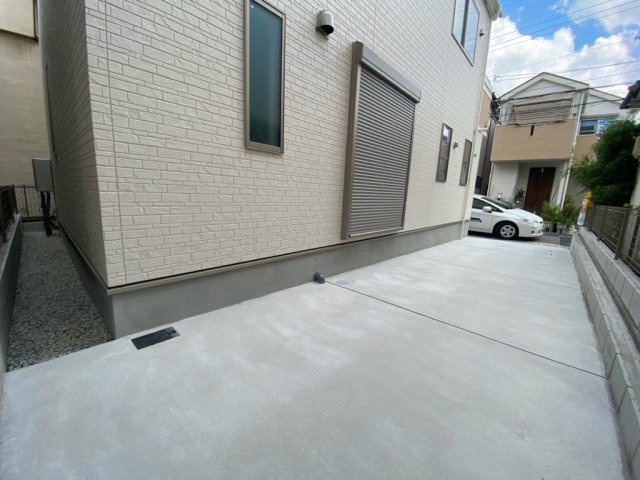 門真市沖町　新築戸建ての駐車場|■駐車場の奥から撮影♪♪