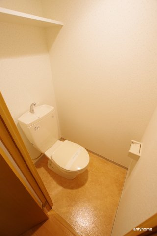 エスリード福島第3　仲介手数料無料のトイレ