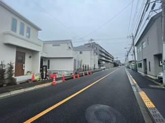 【前面道路含む現地写真】