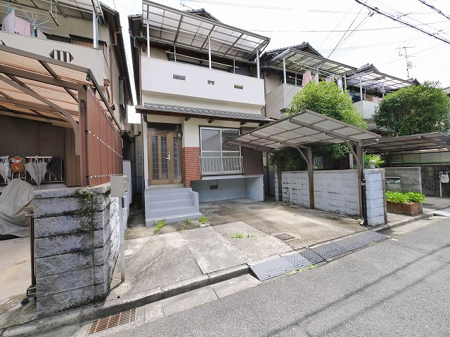 俵口町戸建（183-7）の駐車場