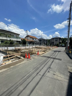 【前面道路含む現地写真】 | 府中市天神町2丁目新築戸建て5棟　2号棟