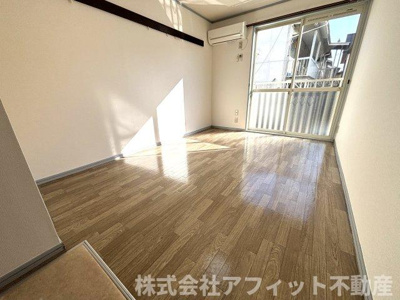 【居間・リビング】 | リ・フェニックス | 洋室6帖